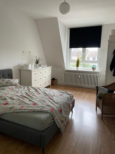 Schlafzimmer (hofseitig)