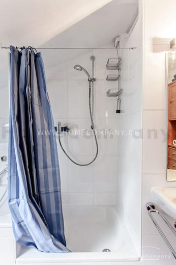 Lichtdurchflutete möblierte 5-Zimmer-Wohnung in Traumlage in Solln – 5c64281f8f0a4d64f9982229b55bb2f31c46b059.jpg
