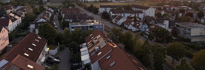 ERSTBEZUG: Sanierter Wohntraum mit 9. OG Fernblick & Balkon - Einziehen & Wohlfühlen