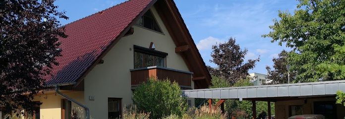 Wunderschönes Architektenhaus zur Miete – Haus mit Carport und Werkstatt