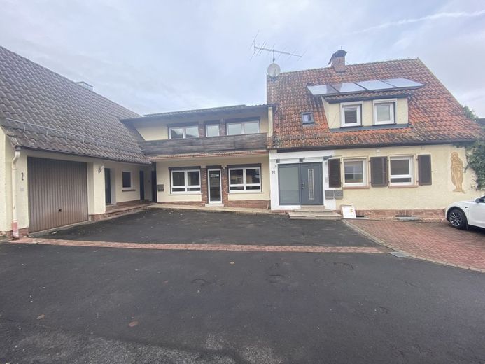 *Mehrfamilienhaus in idyllischer Lage* – Bild 1
