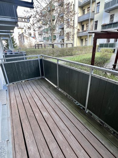 شقة تمليك من 3 غرف شاغرة للسكن في مركز-غرب – Balkon