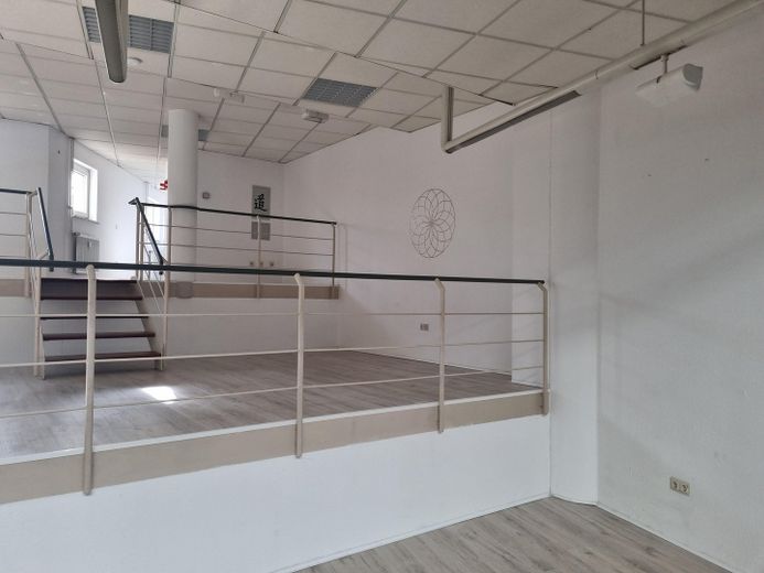 Attraktives vielseitiges Ladenlokal in Rastatt 80,51 m² große Schaufensterfront – Foto 5
