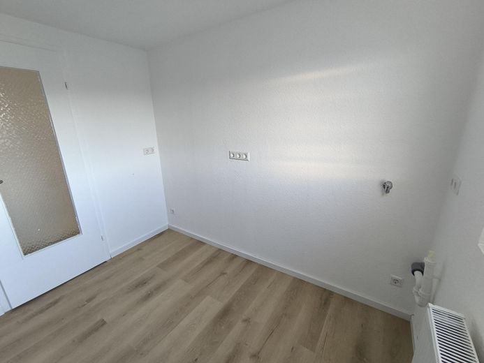 Ihr neues Zuhause: 3 Zimmer, frisch kernsaniert, modern & absolut ruhig gelegen! – Küche, Anschluss Waschmaschine