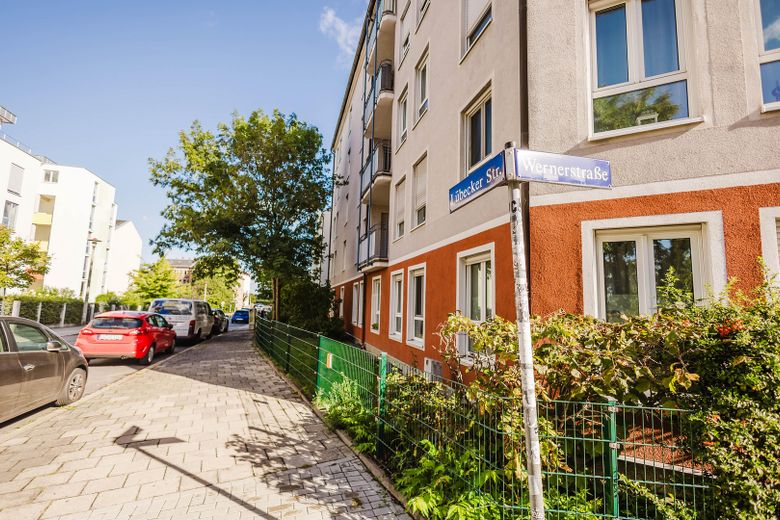 Dresden-Löbtau'da balkonlu aydınlık 2 odalı kiralık daire – Fotoğraf 4