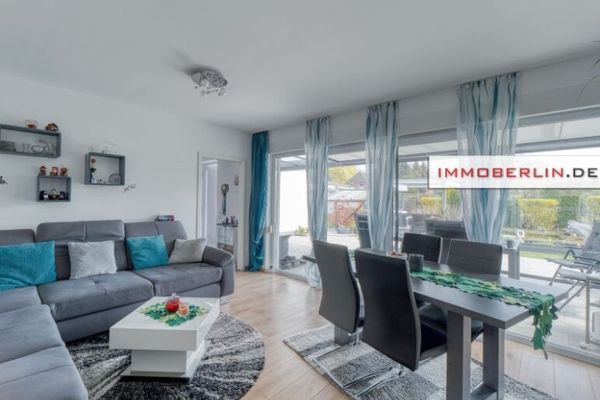 IMMOBERLIN.DE - Arka konumda güney cepheli arsa, bungalov mimarisi ve güneş terası