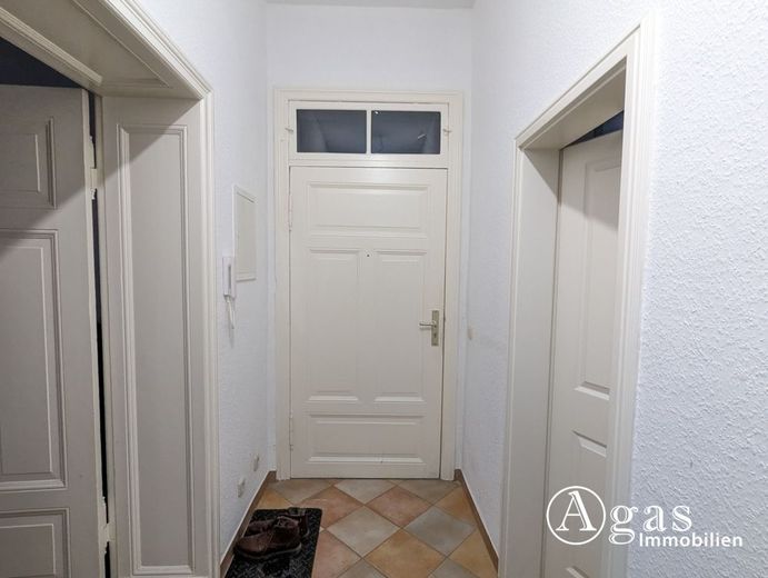 3-Zimmer-Erdgeschosswohnung mit Balkon und Keller in Eberswalde – Flur