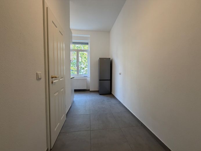 *First occupancy* Completely renovated 3-room period apartment on Bergerstraße with fitted kitchen and balcony – Photo 11