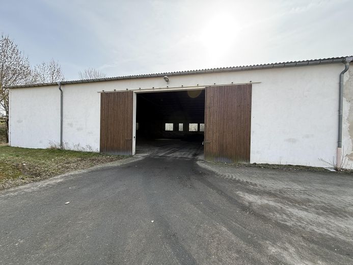 Großzügige Gewerbefläche mit Lagerhallenbestand und Büro in Neustadt a. d. Orla – Lagerhalle 