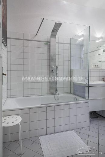 Exklusive 4-Zimmer-Altbauwohnung mit Balkon  &  Tiefgarage in Top-Lage – 801c22d2f4660b3d89801f597ed9626e3287aa0d.jpg