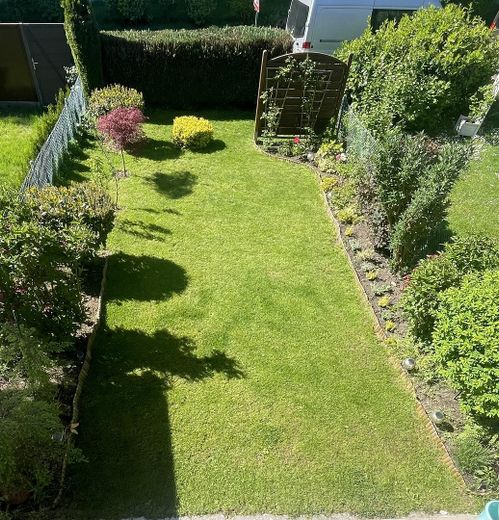 Gepflegtes und umfassend saniertes Reihenmittelhaus in Kirchseeon – sofort bezugsfrei – Garten