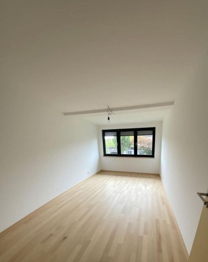 Hochwertig modernisiertes Einfamilienhaus in begehrter, stadtnaher Lage (provisionsfrei, Erstbezug) – Kinderzimmer 1