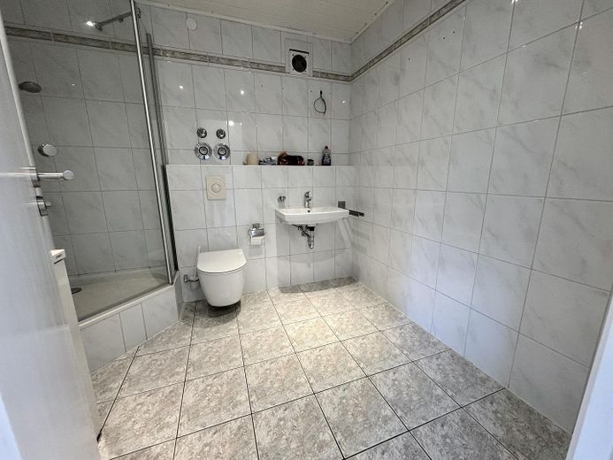 Renovierte 3-Zimmer Wohnung, perfekt für WG oder Familie – Foto 7