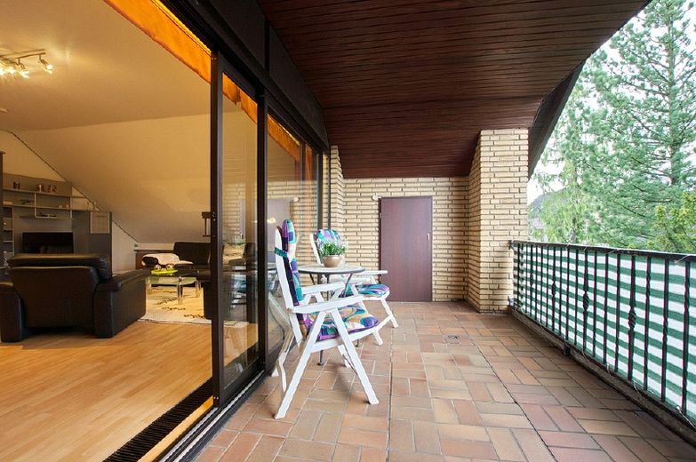 Ansprechende und komfortable Wohnung mit W-LAN, Loggia, in ruhiger grüner Umgebung, Nähe Zollverein. – 1ca312dc9790a441aa865eba20d3c8f56c4da2c1.jpg