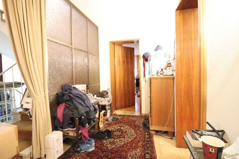 WRS Immobilien - käuferprovisionsfrei - Wiesbaden-Bierstadt - Villa in ruhiger bevorzugter Wohnlage – EG - Flur - zum Schlafbereich