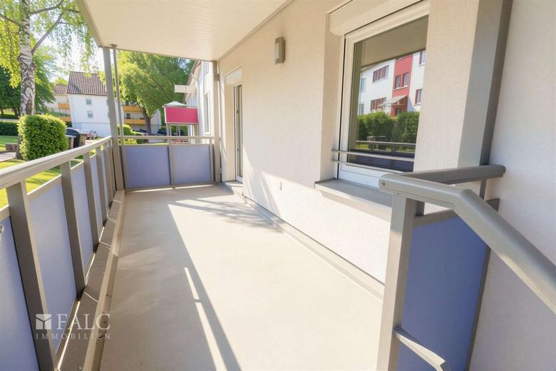 Sofort Verfügbar – Balkon