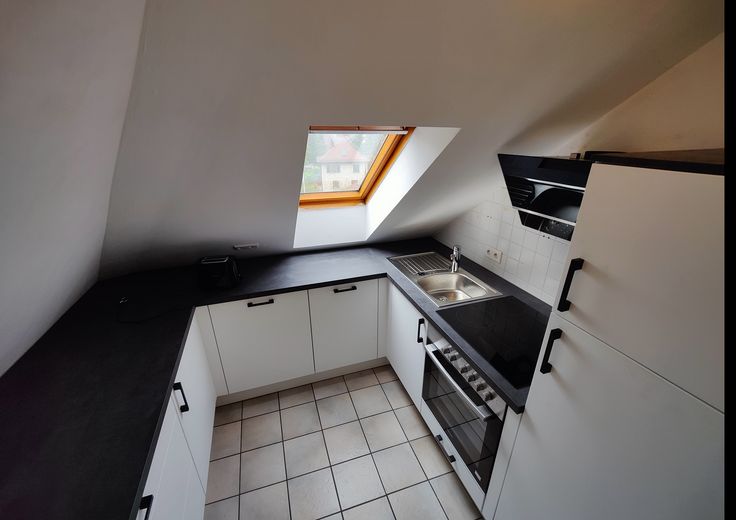 Renovierte 2,5-Zimmer-Dachgeschosswohnung in Ellwangen Kernstadt – Küche