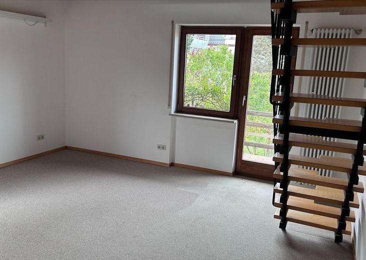 Krailling'de güzel, komisyonsuz yarı müstakil ev – Schlafzimmer gr OG Sambatreppe