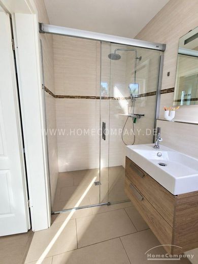 Zeer mooi, comfortabel huis met tuin, ca. 800 m² perceel en dubbele carport – 05c6ce814a9e97b75ea08b1b5947604c5e8d2f4a.jpg