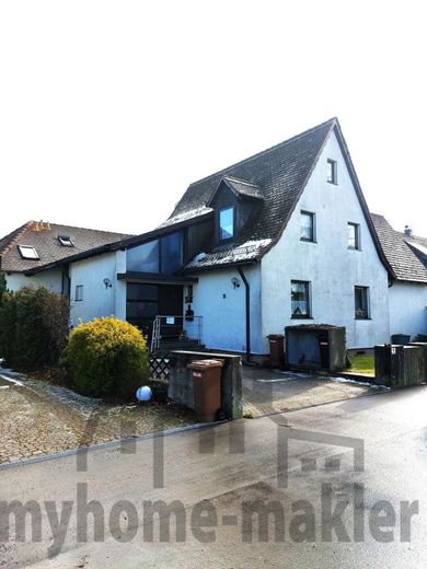 Hier stecken viele Optionen für Sie drin - Doppelhaushälfte mit Garten und Erweiterungsmöglichkeiten – Hausansicht Norden