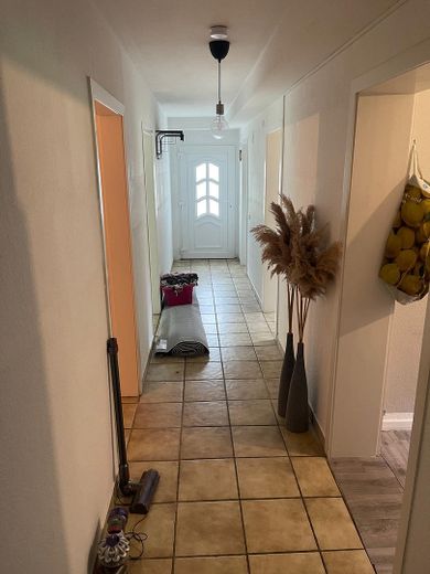 Neunkirchen, Wohnung in ruhiger/zentraler Lage, 3 Zimmer – Diele