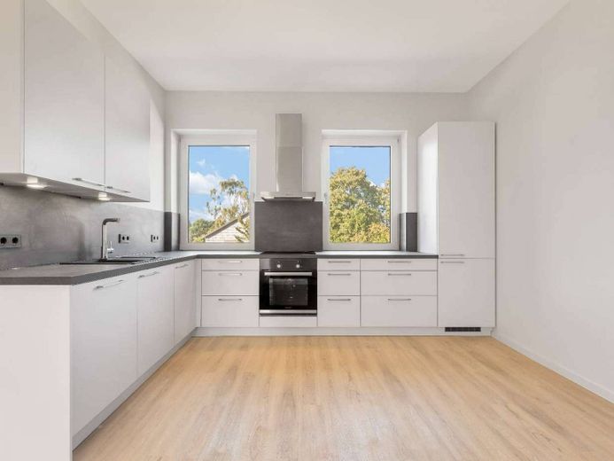 Topmodern & großzügig: Helle 3-Zimmer-Wohnung mit Charme – Ansicht I: Küche
