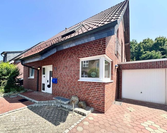 Familientraum in Schermbeck: Energieeffizient wohnen mit Photovoltaik &amp; Solarthermie! – Außenansicht