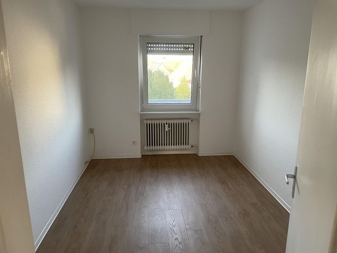 Appartement de 3 pièces avec grand balcon à Heusweiler – Kinderzimmer / Büro
