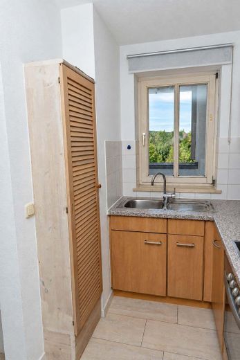 Hausham’da balkonlu 2 odalı dubleks daire – yaklaşık 63 m², komisyonsuz, yaklaşık 01.01.27’den itibaren kullanılabilir – Küche