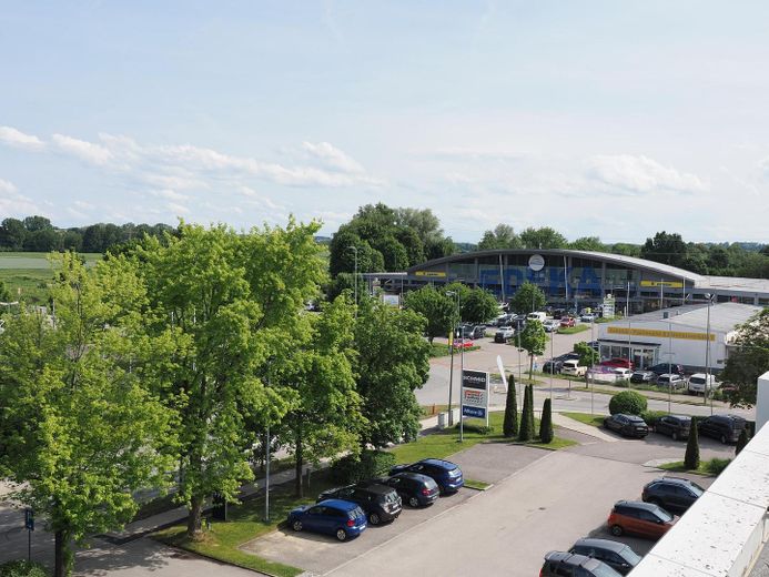 Superficie al piano terra di 600 m² a Erding-Süd – ideale per studi medici, laboratori, fitness o commercio – Foto 4