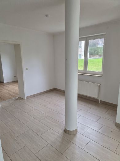 2-Zim.-Wohnung mit Wintergarten, Terrasse & neuer Einbauküche (Erstbezug nach Teilsanierung) – Essen Tür z. Schlafzi.Vorschau