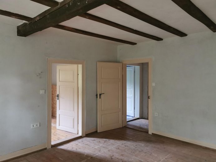 Zimmer 1 OG mit Ofenanschluss