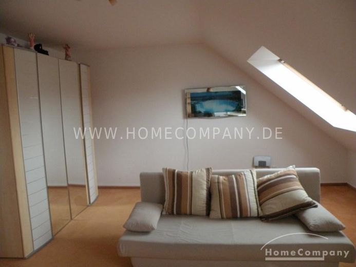 2 möblierte Zi. mit sep. Bad. Im 2. OG eines 1 Fam.-Hauses. – 70b9fc1ca5e36b3aa1c576dc8899207ee79f37de.jpg