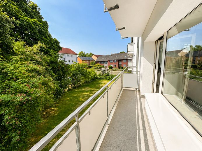 Neat 3-room apartment with balcony – Balkon
