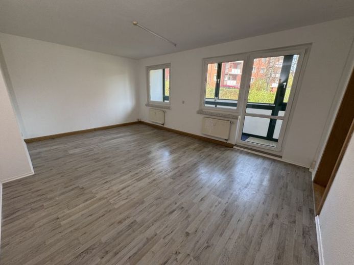 Mehr Raum zum Leben – 2-Zimmer-Wohnung mit Wintergarten: in Gera-Bieblach! – Foto 1