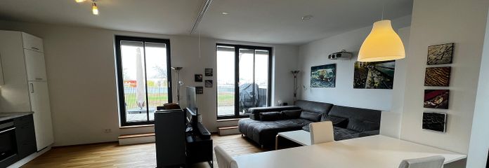 2-Zimmer Penthouse mit zwei Dachterrassen (Passivhaus) – Wohn-/Esszimmer