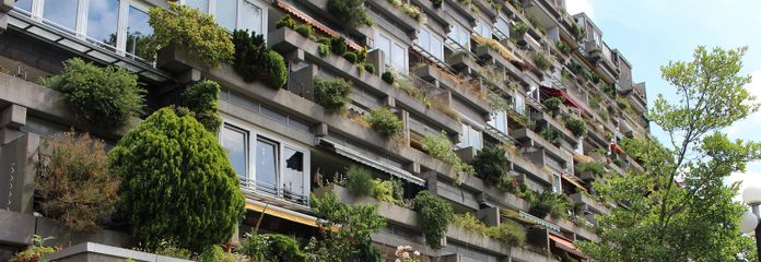 Wunderschöne 2-Zimmer-Wohnung mit eigenem Gartenhof im Terrassenhaus Hannover – Blick auf Terrassenhaus