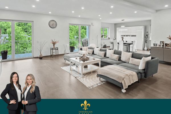 Esclusivo appartamento al piano superiore con carattere da attico con balcone e finiture di alta qualità