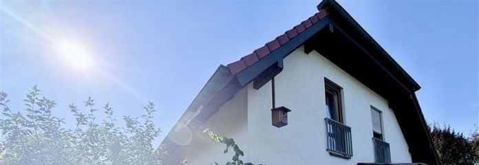 Zo goed als nieuwe massieve eengezinswoning met kelder, bouwjaar 1999, op een gewilde LOCATIE – Scheuerfeld, verhuurd