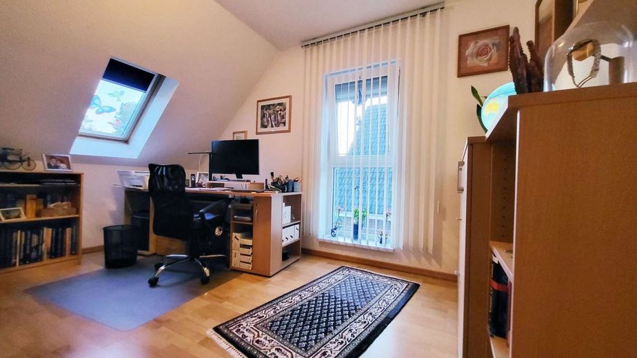 Gepflegte Doppelhaushälfte mit nordischem Flair – Arbeitszimmer 1.OG