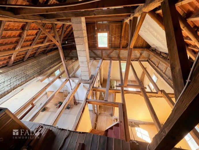 Historisches Wohnhaus mit bewegter Geschichte – Dachboden