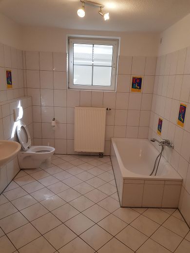 Gemütliche 3-Zimmer-Souterrain-Wohnung mit Stellplatz in Calden zu vermieten – Foto 12