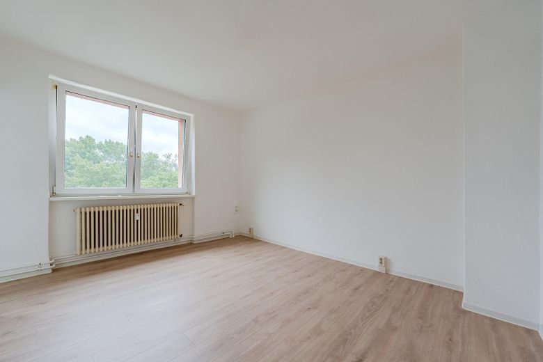 2 Zimmer in Prenzlauer Berg – bezugsfrei, provisionsfrei & renoviert – Wohnzimmer