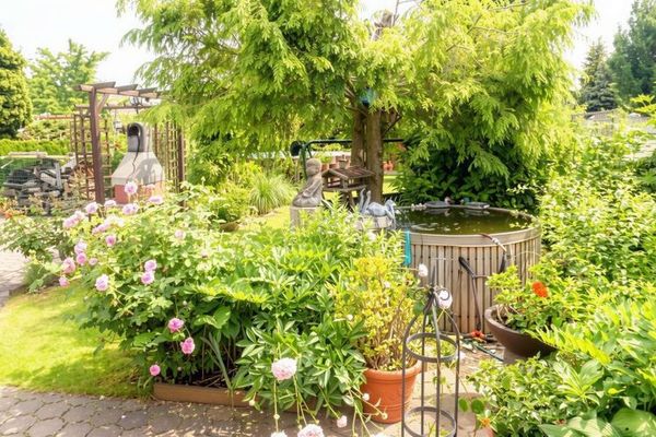 Trasferirsi e sentirsi a proprio agio – casa residenziale ben curata con molto spazio e un bel giardino