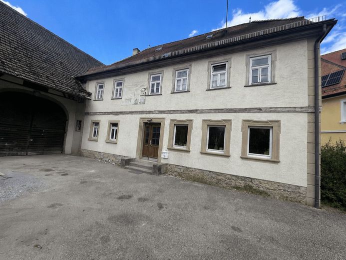 Haus mit viel Potenzial, vom Einfamilienhaus zum Mehrfamilienhaus – ChatGPT Image 24. Juni 2026, 19_17_23