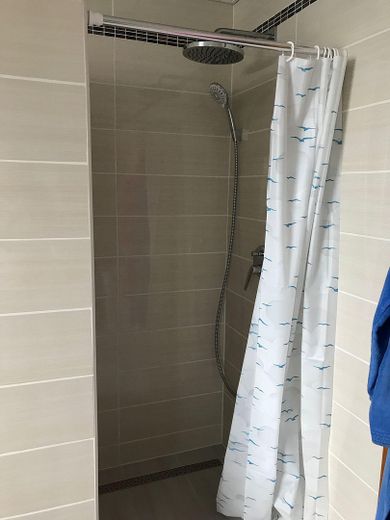 Bad Foto 3 Bodenebene Dusche