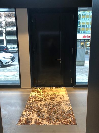 Abitare in modo esclusivo a Berlin-Mitte- POSIZIONE TOP vicino al KADEWE! Bilocale di 1 stanza con ascensore e balcone a Berlino – Eingang