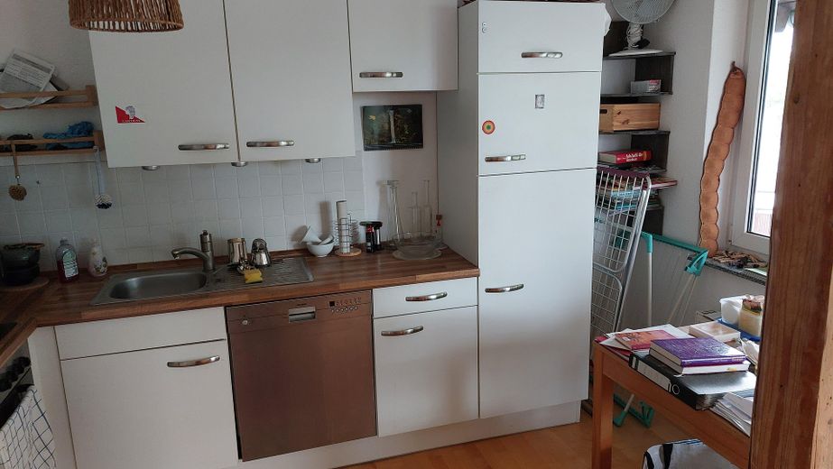 Sehr schönes 3 Fam.- Haus, große Balkone – DG Küche 2