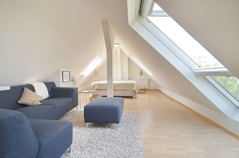 Sehr schöne Maisonettewohnung mit Traum-Ausblick und guter Ausstattung, PKW-Stellplatz direkt am Haus – 4ea193910704287bffff6f125ab8529643a73bab.jpg