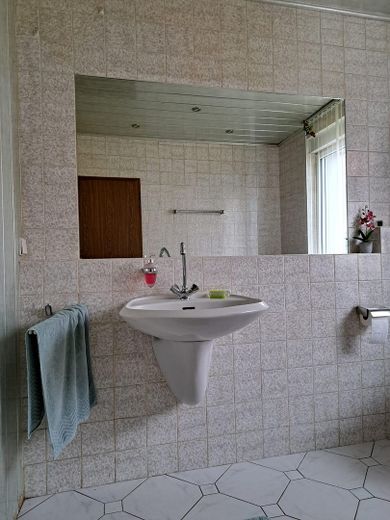 Casa unifamiliare indipendente su terreno di 753 m² + garage doppio, Berlino-Heinersdorf – Bad